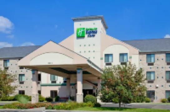 Holiday Inn Express & Suites Elkhart-South by IHG エルクハートのホテル