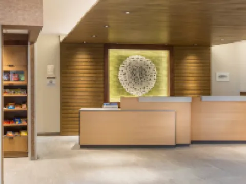 フェアフィールド イン & スイーツ バイ マリオット デ モイン ダウンタウン デモインのホテル