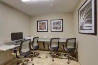 كاندلوود سويتس سافيتي هاربور - كليرووتيري رني  باي آيتش جي