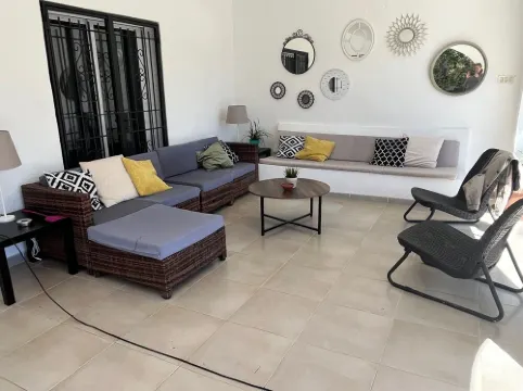 villa with private pool, 11 people, air conditioning located 200m from the beach