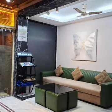 Ashreen Guest House Отели рядом с достопримечательностью «Мост Хора»