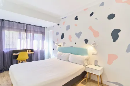 Hostal Carmen by Gaiarooms