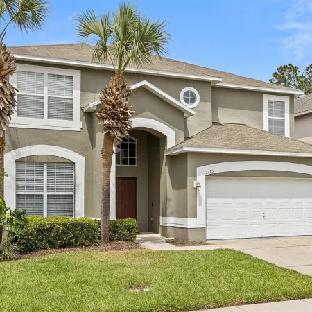 Minutes from Disney • Spacious Villa w/ Pool & Huge Dining Patio
