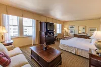 The Brown Hotel Hotels near Waterfront Park