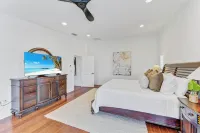 Anna Maria Island Beach Palace - parking
