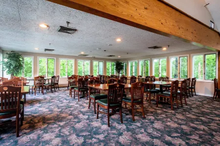 The Valley Inn, Ascend Hotel Collection Отели рядом с достопримечательностью «Уотервилл Вэлли Резорт»