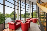 Amedia Amsterdam Airport, Trademark Collection by Wyndham - Kitchen