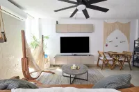 Walk to Beach & Restaurants 1Br w/City Views