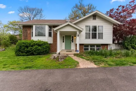 Spacious Retreat: Garden Serenity, Sleeps up to 11