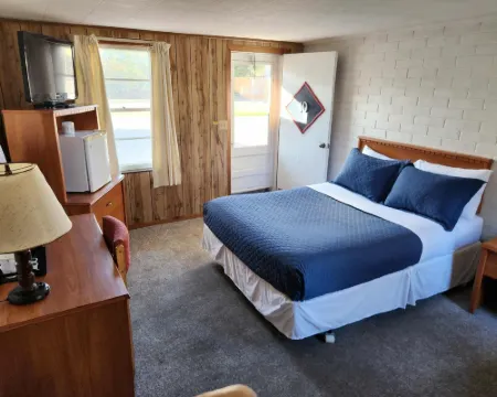 Cool City Motel Hotels in Two Rivers