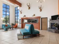 Howard Johnson by Wyndham Oacoma Hotel & Suites Hotels in Lyman County