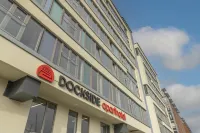 Dockside飯店公寓，貝斯特韋斯特品質精選 - 停車場