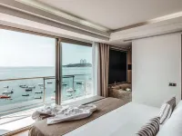 The Ibiza Twiins - Hotels near Figueretes Beach