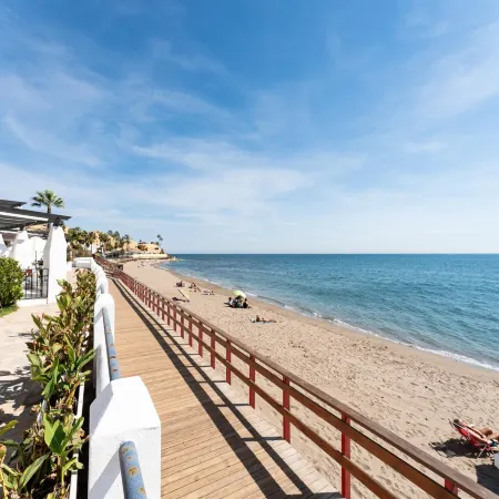 Beachfront holiday home in Malaga