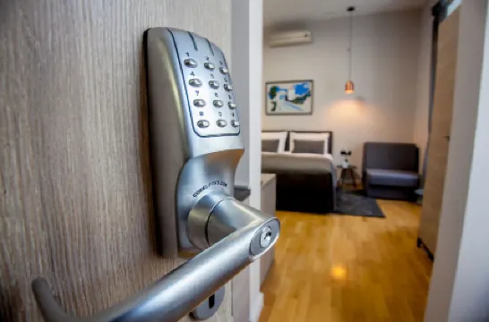 薩格勒布市活力公寓和客房