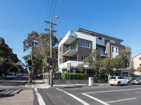 Professional living minutes from the city