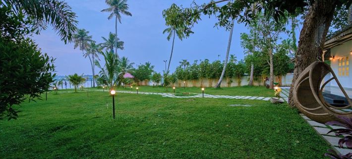 The White Lotus Ashtamudi by Voye Homes - Pet Friendly & Events Welcome Hoteles en Distrito de Kollam