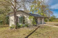 Walk to East Texas A&m! Home w/ Pet-friendly Yard - 3-Star