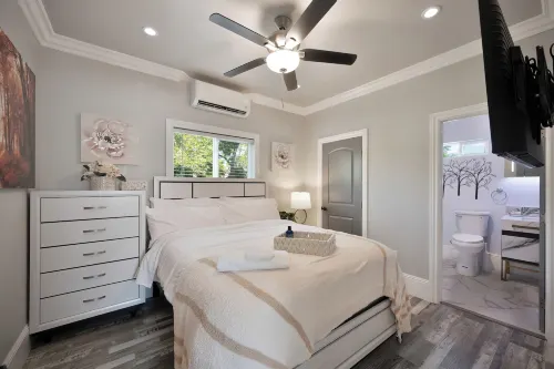 Walk to UC Davis Medical Center! Duplex w/ Patio - Condos