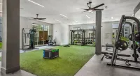 Large & Lively Apt - 3-Star