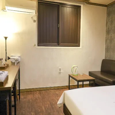 Yeoju Prince Hotel berhampiran House of Empress Myeongseong