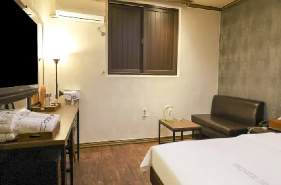 Yeoju Prince 鄰近明成皇后故居的酒店