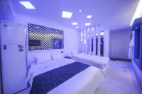 June Self check-in Motel - 2성급