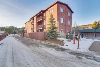 Patio & Mountain Views: Central Grand Lake Condo! - parking