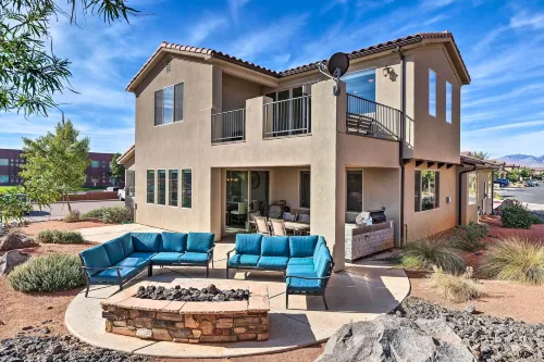 Utah Home w/ Pool & Hot Tub Access, Mtn Views! - parking