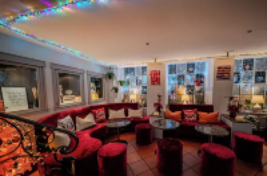 โรงแรมบาสเลอร์ทอร์ ซัมเมอร์ พูล