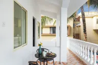 8fold by Larisa, Siolim