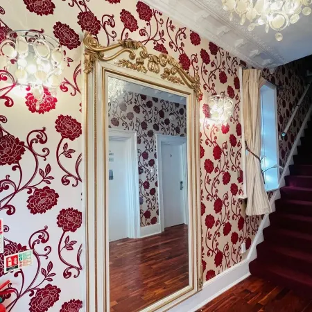 Crompton Guest House