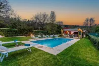 Villa Catia Farmhouse, Three Luxury Bedrooms, a Jacuzzi Pool and a Dream-Like Getaway Experience - Villaer