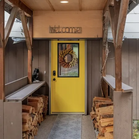 Trobele 3 Bedroom Home by NW Comfy Cabins by RedAwning