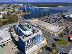 曼特拉碼頭飯店