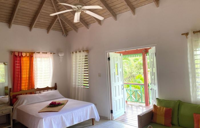 The Greenside Cottages - Private Tropical Garden - Residential Area 5 Mins from the Beach