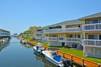 Happy Beach Villa 3 Bedroom Condo by RedAwning