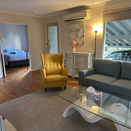 Charming 3 Bedroom Home in Garran, Perfect for Families and Groups