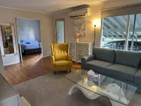 Charming 3 Bedroom Home in Garran, Perfect for Families and Groups Hotels in 