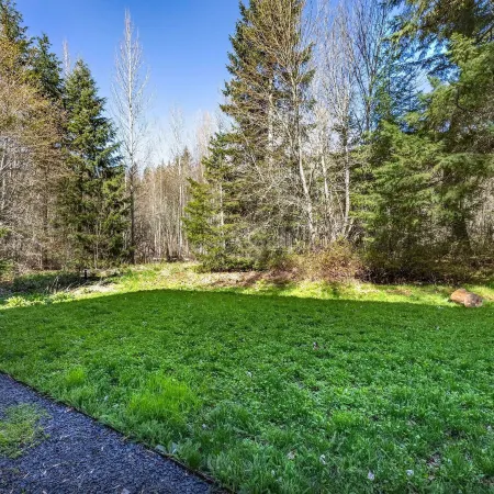 Neal Creek 2 Bedroom Home by Redawning