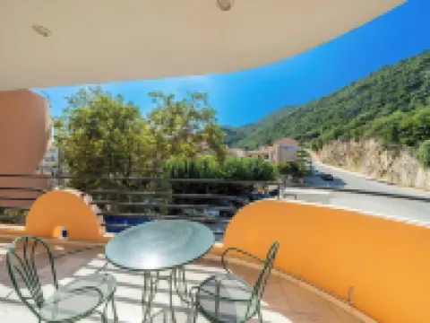 Odysseus Palace Hotels in Elios Proni