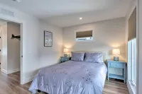 Traverse City Townhome Walk to Beach! - Beach