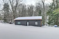 6 Mi to Boyne Mtn: Cozy & Private Couple's Cottage - 4-Star