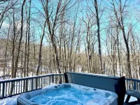 Hot Tub, Sauna, Fireplace, & Vinyl– Adventure in Catskills Towns!