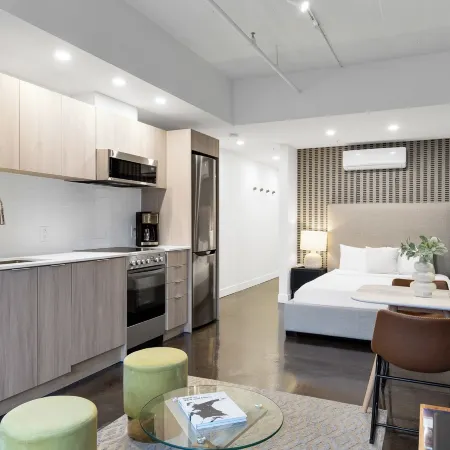 The Cove Hotel Отели рядом с достопримечательностью «Майл Енд»