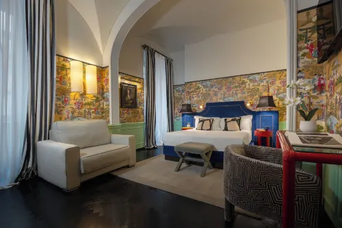 V Collection Condotti - 3-Star