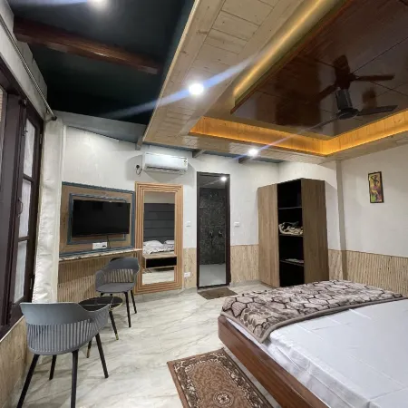Anand residency