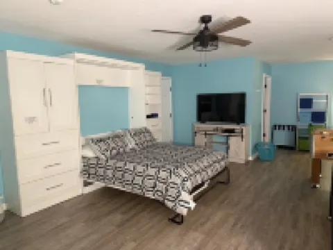 Kozy Kove Lakefront, Private Cove Near Jumping Bridge, Tram, Fits 4+ Families