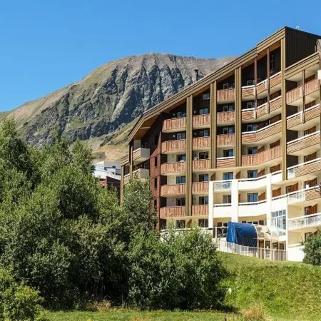 Studio in Alpe d'Huez with Pool & Sauna