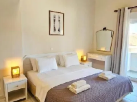Bungalow White Apartments Hotels in Polykhrono